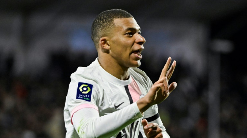L1: le Paris SG &eacute;crase Clermont (6-1) avec des tripl&eacute;s de Mbapp&eacute; et de Neymar