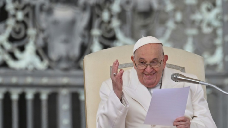 Amours et sant&eacute;: le pape se d&eacute;voile dans une autobiographie