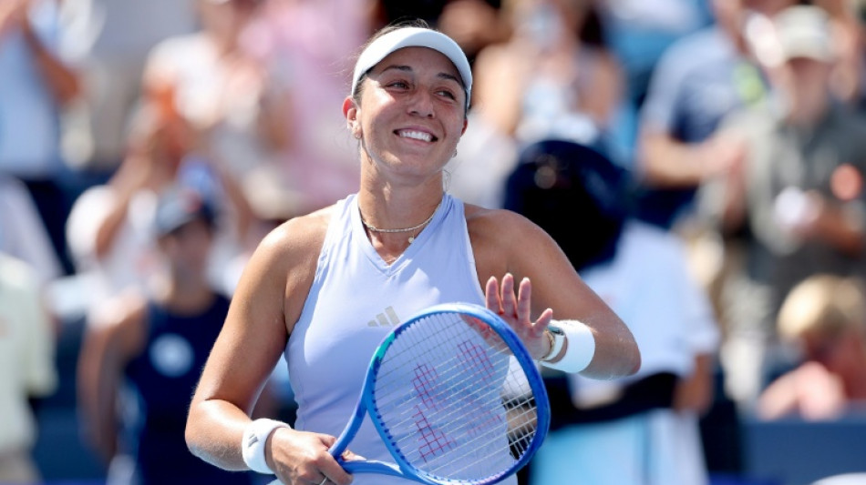  Pegula hangs on to dispatch Anisimova, reach Cincinnati semi-finals 