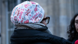 Une infirmi&egrave;re de l'AP-HP conteste son licenciement pour avoir refus&eacute; d'&ocirc;ter son calot 