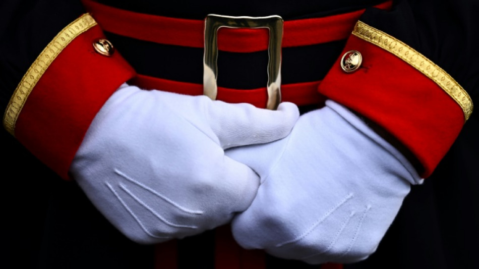 Los brit&aacute;nicos, favorables a la monarqu&iacute;a, pese a la falta de inter&eacute;s de los j&oacute;venes