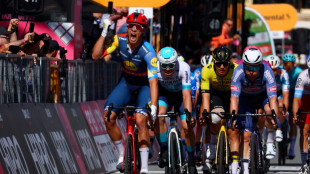 Milan gana al esprint la 4&ordf; etapa del Giro, Pogacar sigue de rosa