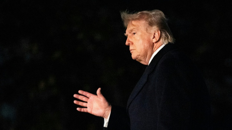  Trump afirma que tiene el "derecho absoluto" de imponer aranceles de otra forma 