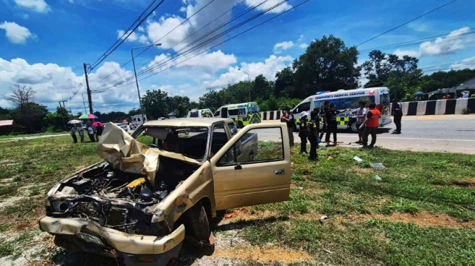  Death toll hits 10 in Thai monk procession crash 