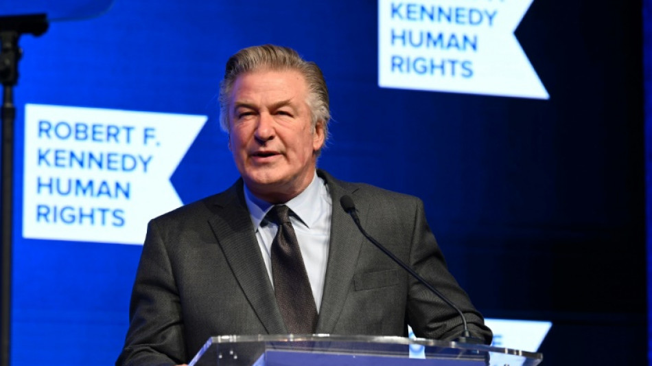 Tir mortel sur un tournage: le mari de la victime "en col&egrave;re" contre Alec Baldwin