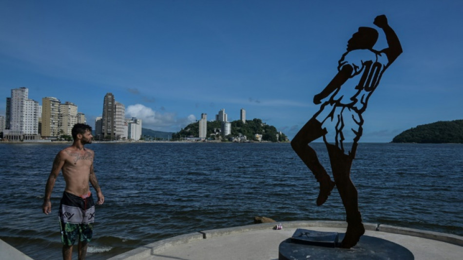 Anivers&aacute;rio de 1 ano da morte de Pel&eacute; rende homenagens pelo Brasil