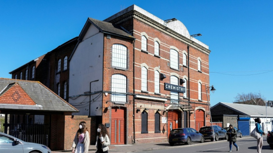  Meningitiswelle in England: Premier ruft Club-Besucher zu Antibiotika-Behandlung auf 