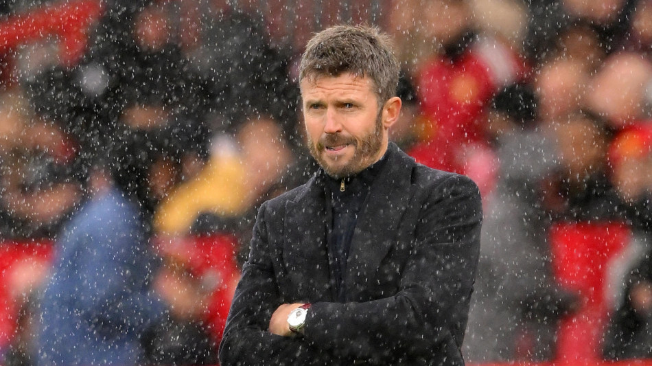  Lo United conferma per ora Carrick, tifosi contestano giocatori 