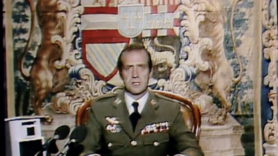 Le d&eacute;bat sur un hypoth&eacute;tique retour en Espagne de l'ex-roi Juan Carlos relanc&eacute;