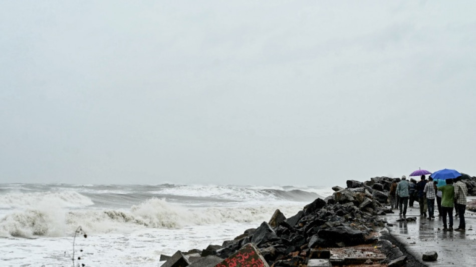  L'Inde se pr&eacute;pare au passage du cyclone Arnab, des milliers d'&eacute;vacuations
 