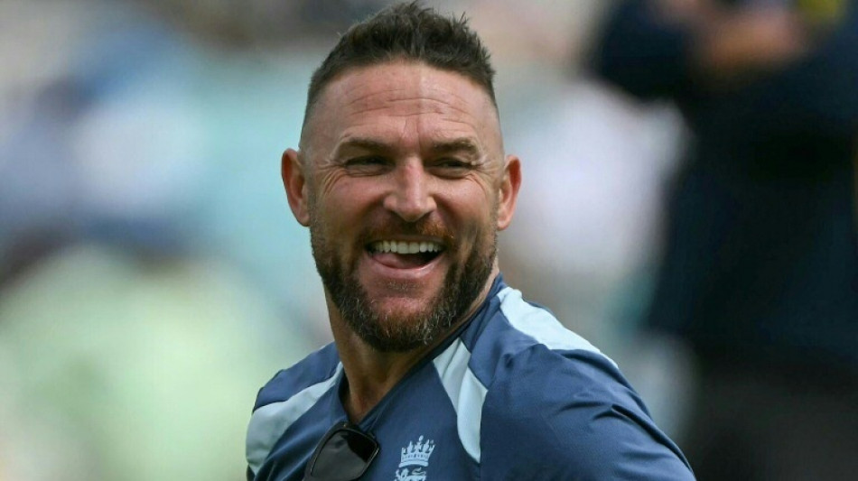  McCullum stand downs as England Test cricket coach 