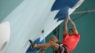 Gin&eacute;s vuela en la prueba de dificultad en escalada y clasifica a la final