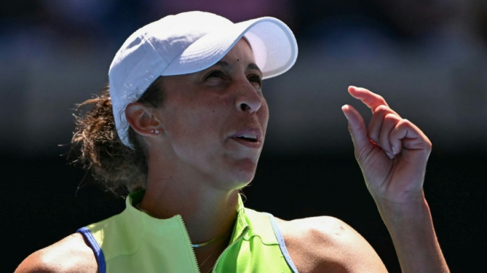  Keys blows hot and cold before making Australian Open third round 