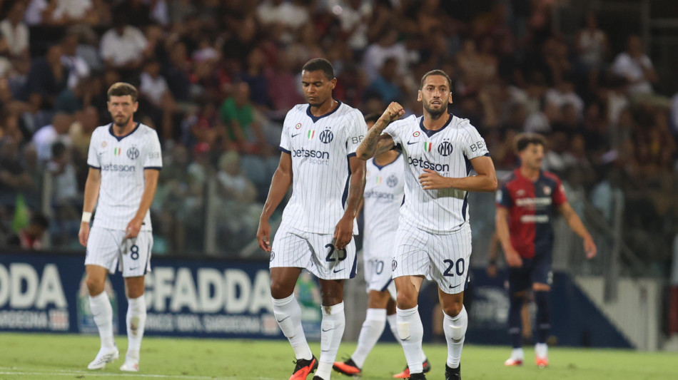  Serie A: basta un gol di Calhanoglu, l'Inter di Chivu passa a Cagliari 