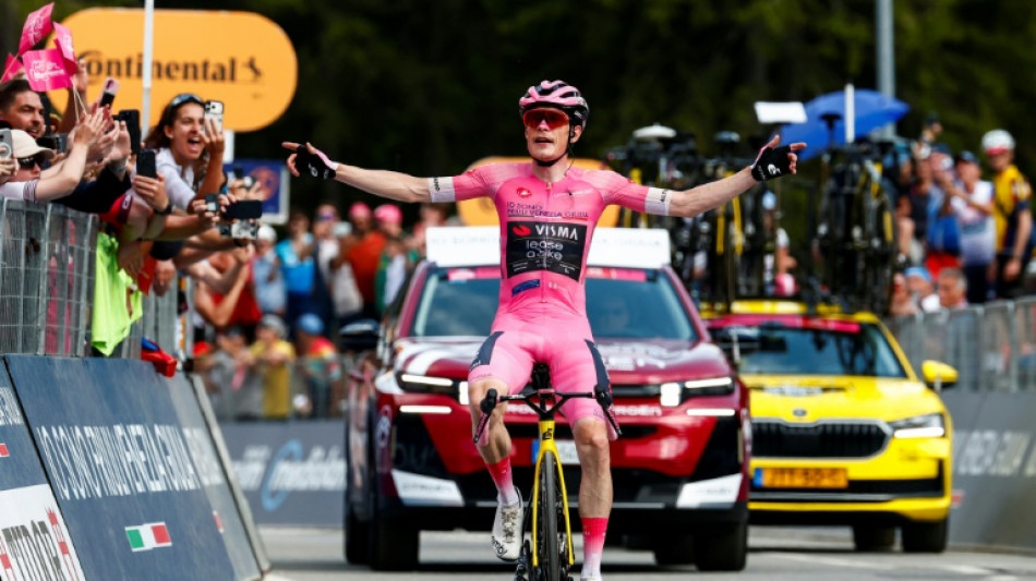  Vingegaard climbs to his fourth stage win to tighten grip on Giro 