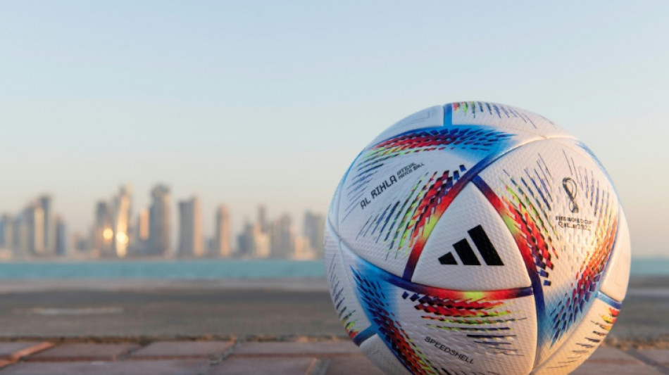 Mondial-2022: le Qatar au centre de la plan&egrave;te foot, suspendue au tirage