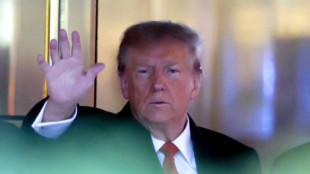 Trump comparece ao fim de seu julgamento por difama&ccedil;&atilde;o