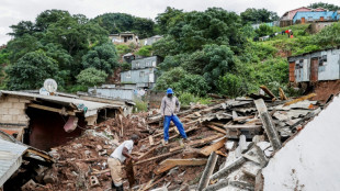 Afrique du Sud: difficiles recherches de disparus apr&egrave;s des inondations d&eacute;vastatrices