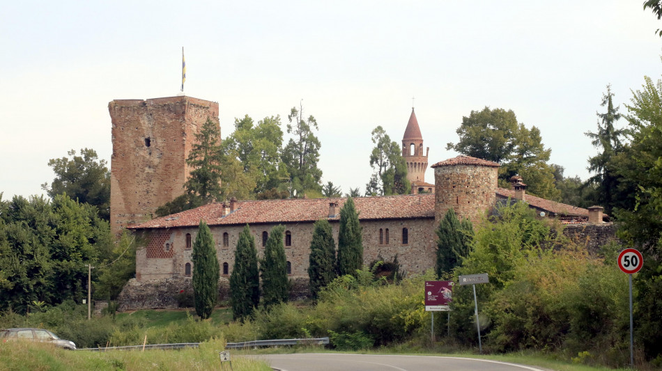 Le ceneri di Armani inumate nel cimitero di Rivalta