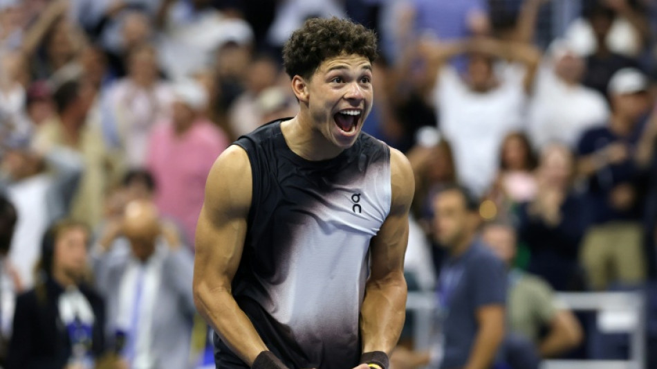  Alcaraz out in latest US Open finish, Sabalenka through on marathon day   