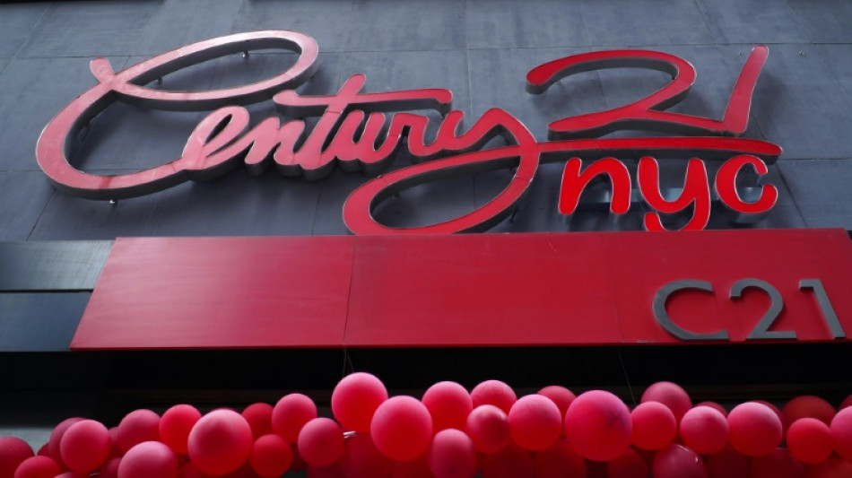 Remise du Covid, New York rouvre son magasin embl&eacute;matique de v&ecirc;tements de marques &agrave; prix r&eacute;duits