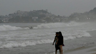 Mexique: Acapulco isol&eacute; apr&egrave;s le passage de l'ouragan Otis