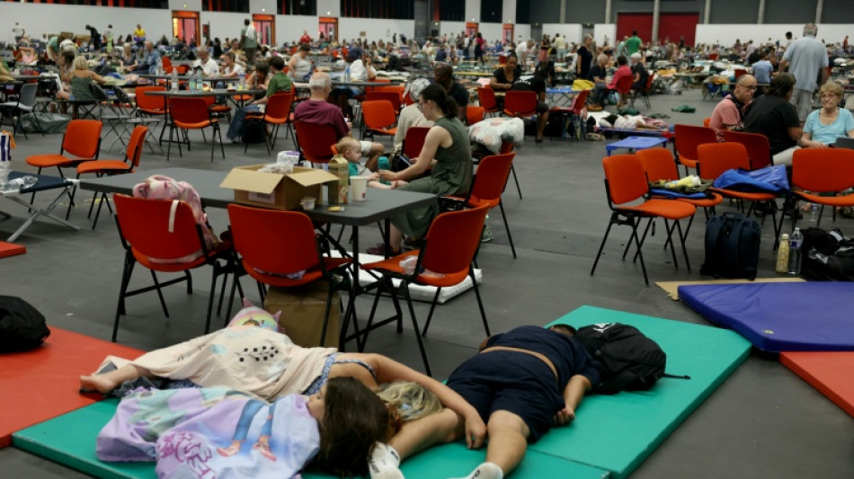  Incendies: de nouvelles &eacute;vacuations ordonn&eacute;es en France et en Espagne 