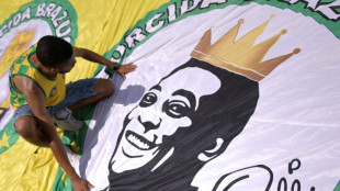 Los brasile&ntilde;os dan su &uacute;ltimo adi&oacute;s al "rey" Pel&eacute;