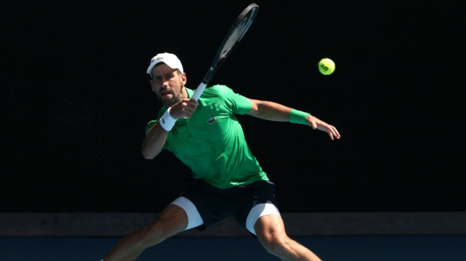  Djokovic races on in Melbourne - with help from 'ally' fig tree 