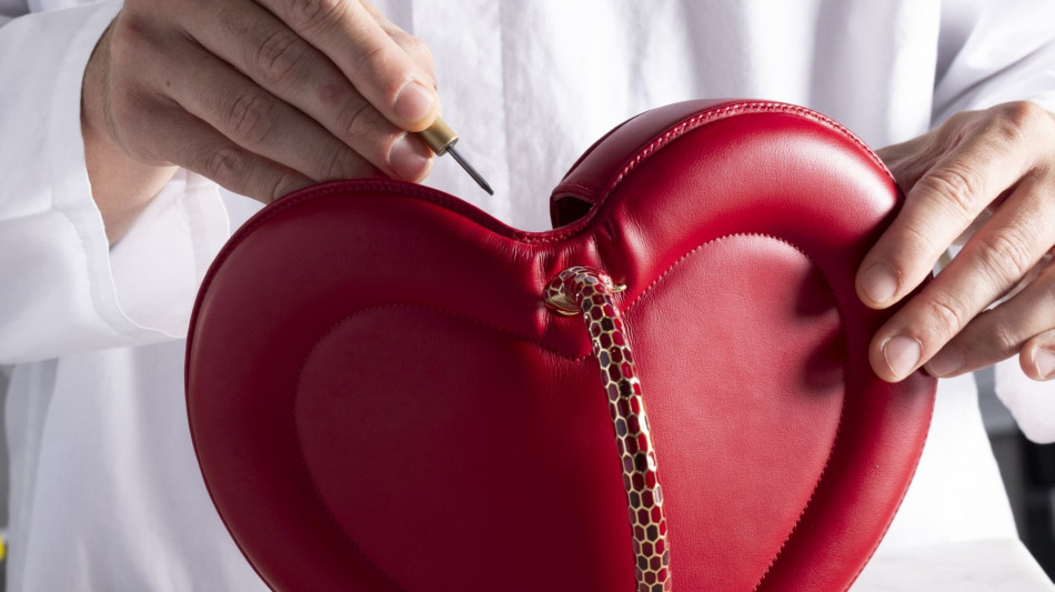  Bulgari, gli artigiani mostrano il loro savoir-faire 