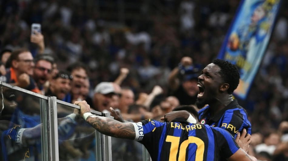  Inter and Roma roar back to win thrillers and share top spot 