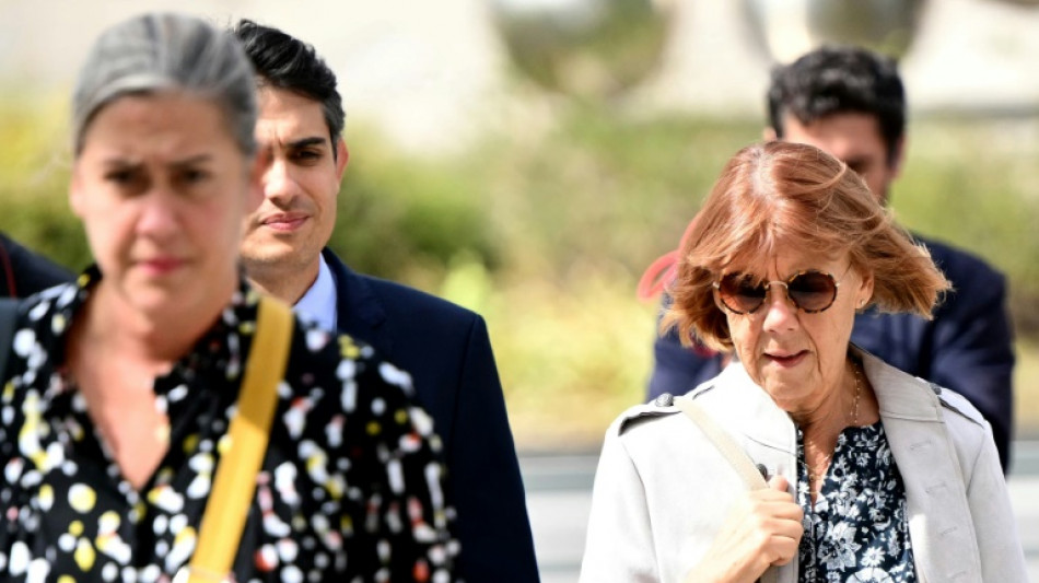 O minucioso trabalho dos advogados de defesa no julgamento do caso Pelicot na Fran&ccedil;a