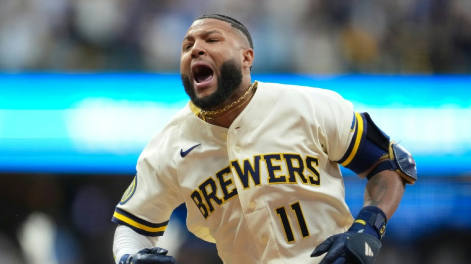  Chourio walk-off single lifts Brewers over Padres 
