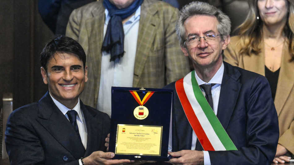  A Sal Da Vinci la medaglia della citt&agrave; di Napoli 