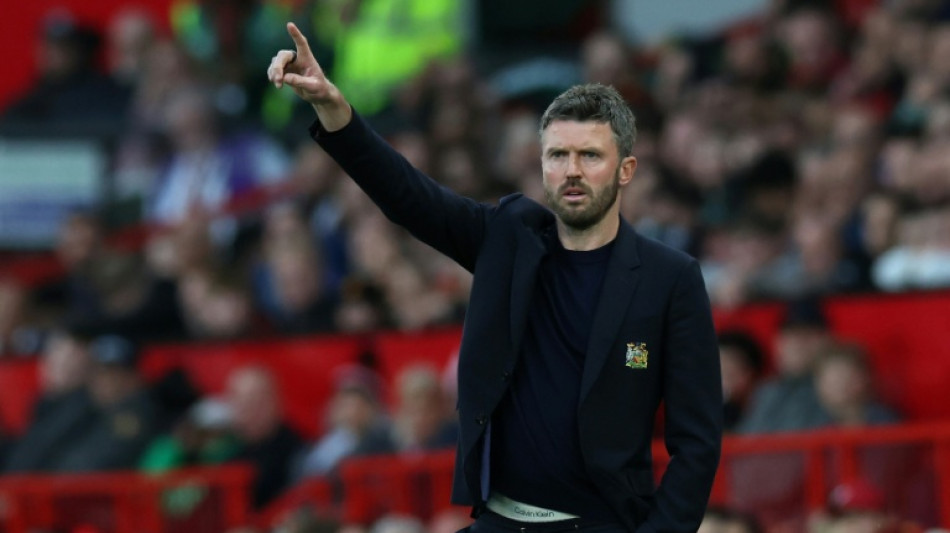  Carrick says Man Utd future to be decided 'pretty soon' 
