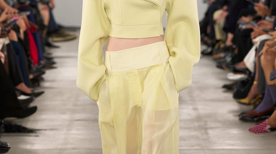 Sfila il minimalismo funzionale di Sportmax