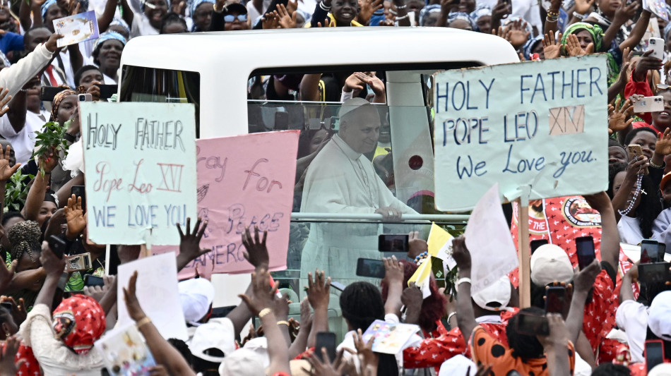 Il Papa, 'l'umanit&agrave; ha fame di pace, servono gesti di perdono'