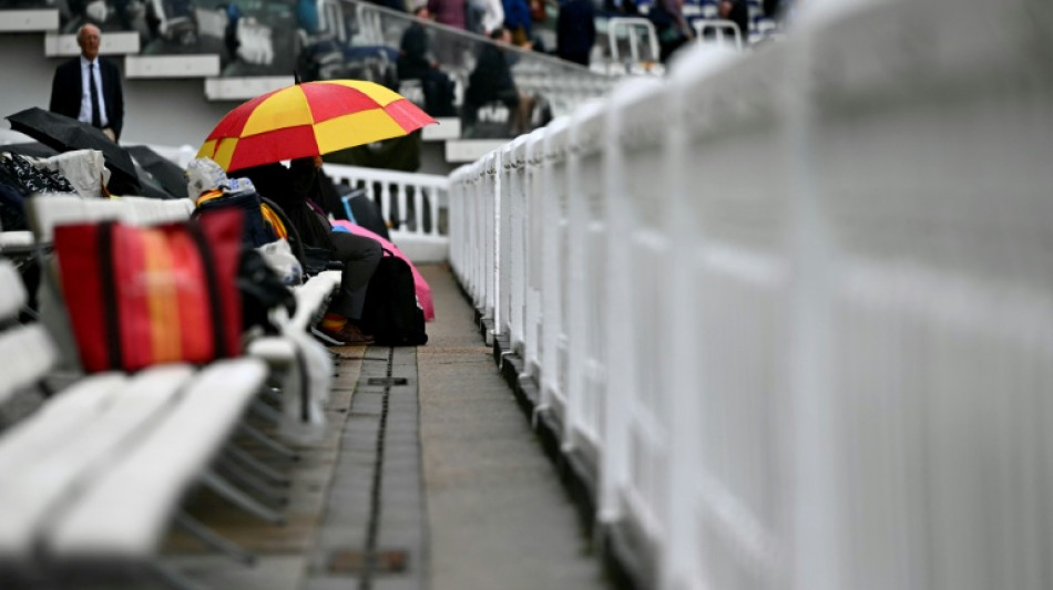  Pakistan bowl against England in rain-delayed second Test 