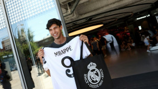 Mbapp&eacute; llega al Real Madrid, que lo presentar&aacute; en un Bernab&eacute;u a reventar