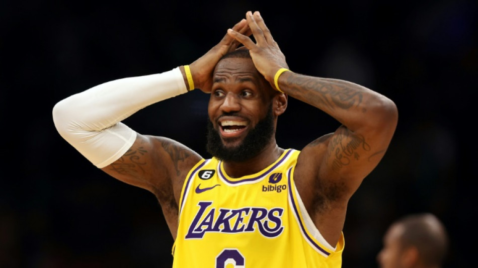 Los Lakers caen en la pr&oacute;rroga en Boston y claman contra el arbitraje