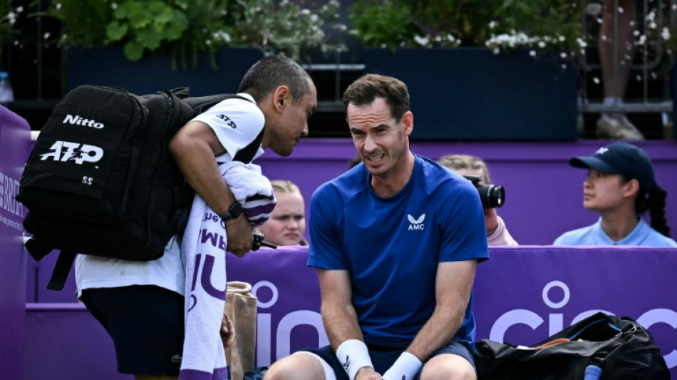 Andy Murray se machuca em Queen's e &eacute; d&uacute;vida para Wimbledon