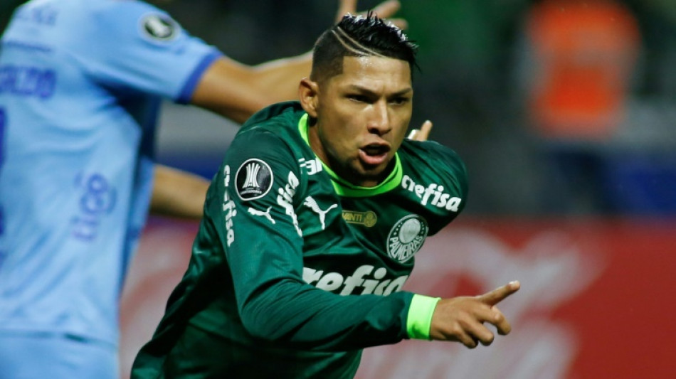 Palmeiras goleia Bol&iacute;var (4-0) e garante 1&ordm; lugar do Grupo C da Libertadores