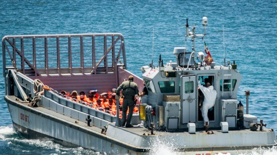 M&aacute;s de mil migrantes desembarcan en Italia en unas pocas horas