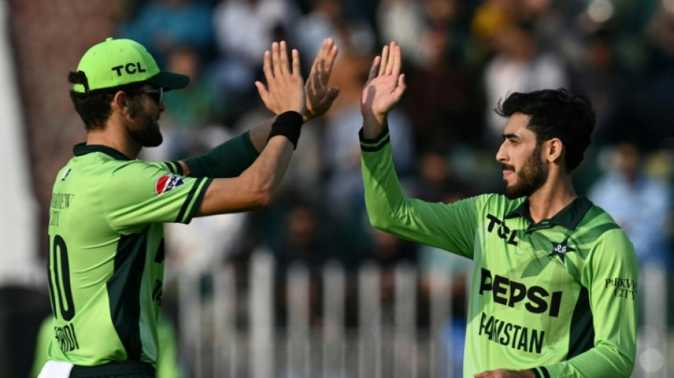  Minhas helps Pakistan dismiss Australia for 200 in first ODI  