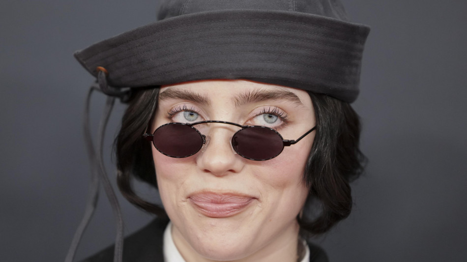 Billie Eilish debutta al cinema nell'adattamento da La campana di vetro di Plath