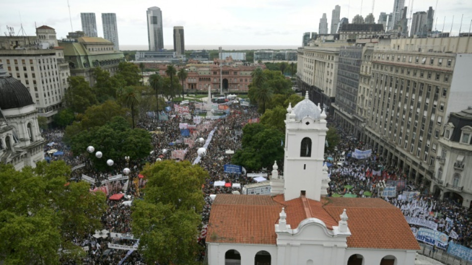 Multitudinaria marcha en Argentina a 49 a&ntilde;os del golpe de Estado 