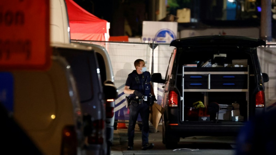 Un polic&iacute;a muere apu&ntilde;alado en Bruselas