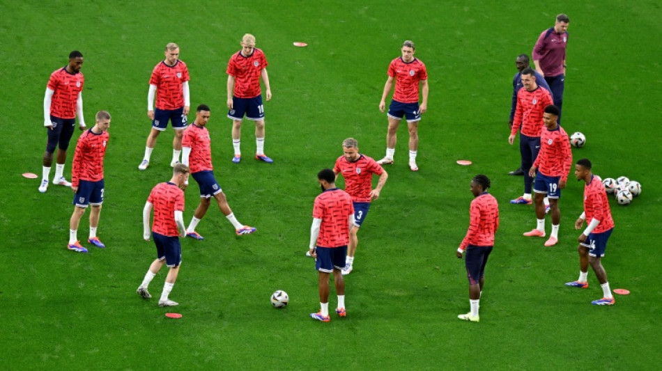 Gu&eacute;hi vuelve al once de Inglaterra y Koeman pone a Malen como titular