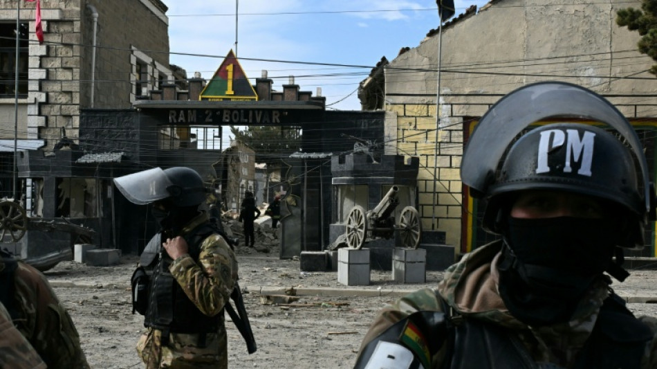  Se elevan a nueve los uniformados muertos por explosiones en un edificio militar de Bolivia 