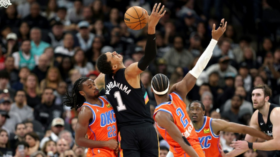 Johnson, Castle shine as Spurs rout Thunder 
